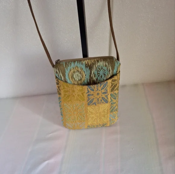 Maruca Cupcake Crossbody Purse / Small bag - Picture 16 of 16